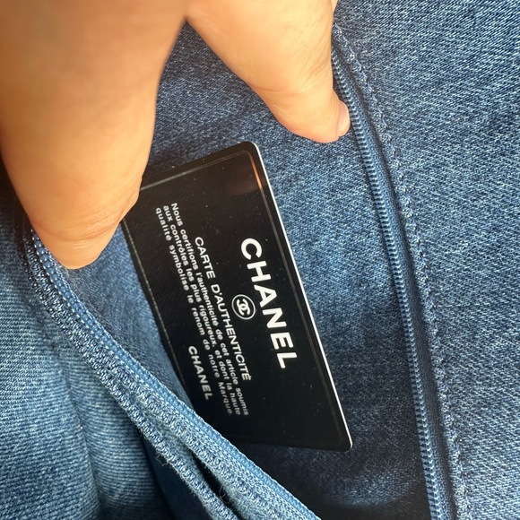 [SOLD] CHANEL medium shearling denim hieroglyph fap bag *rare* - Picture 6 of 8